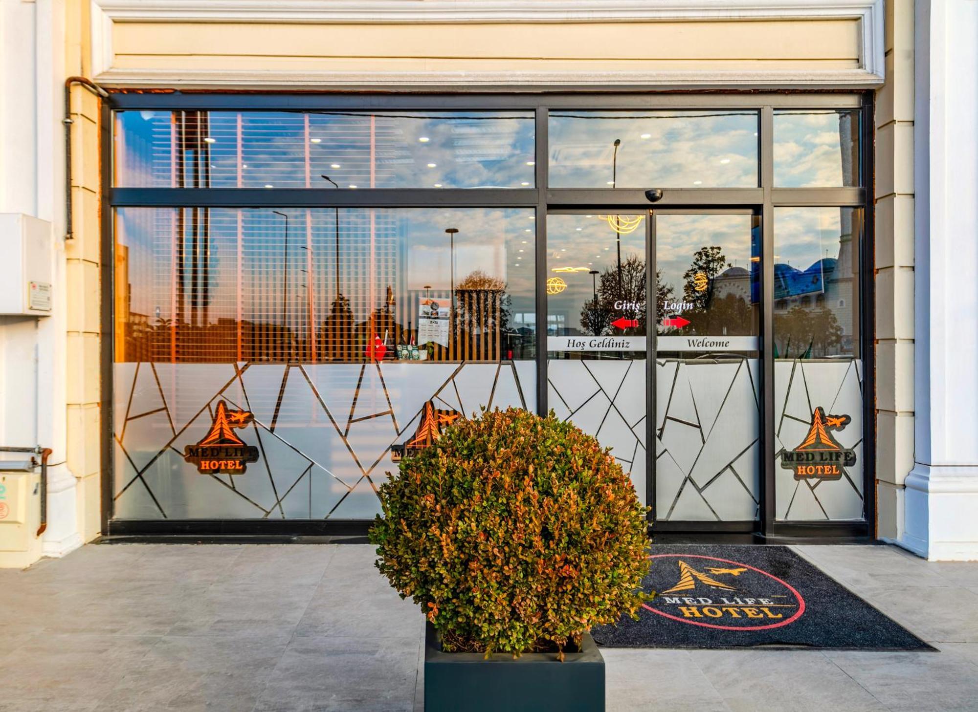Med Life Istanbul Airport 4*